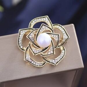 Exquisite Rhinestone Camellia Brooch Pin